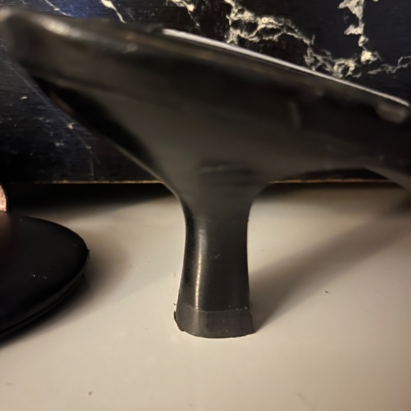 Shoes - Picture 3 of 4